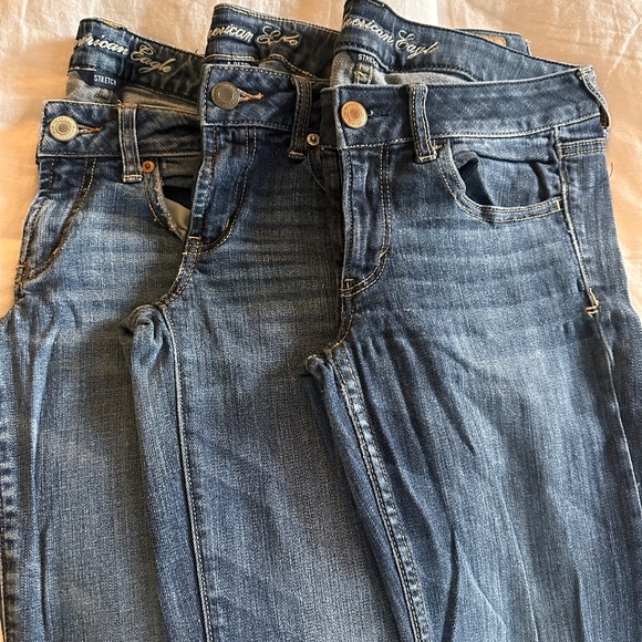 PACK OF 3 American Eagle Favorite Boyfriend Jeans, size 6 R - Picture 1 of 1